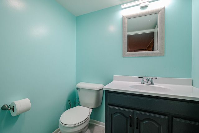 9275 N Hamlin Avenue N, Des Plaines, IL 60016