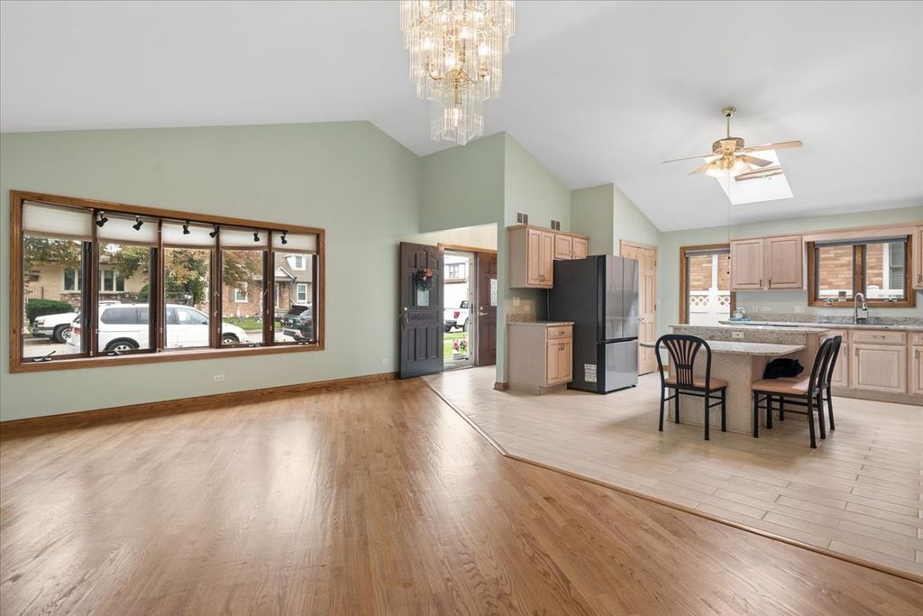 7645 W Rascher Avenue, Chicago, IL 60656 — photo 4