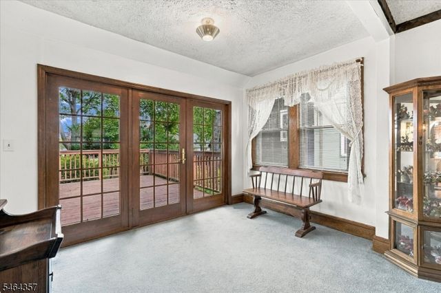 93 N Stoughton St, Bergenfield Boro, NJ 07621