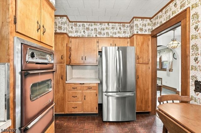 93 N Stoughton St, Bergenfield Boro, NJ 07621