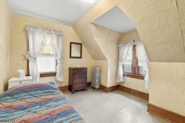 93 N Stoughton St, Bergenfield Boro, NJ 07621