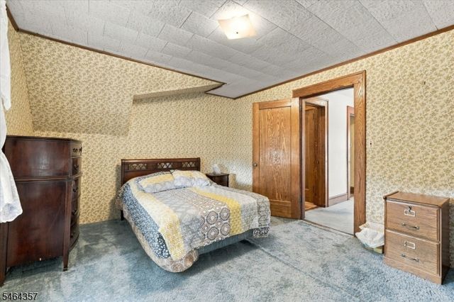 93 N Stoughton St, Bergenfield Boro, NJ 07621
