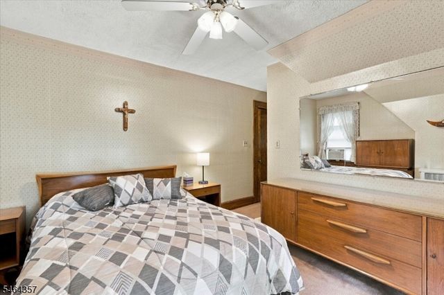 93 N Stoughton St, Bergenfield Boro, NJ 07621