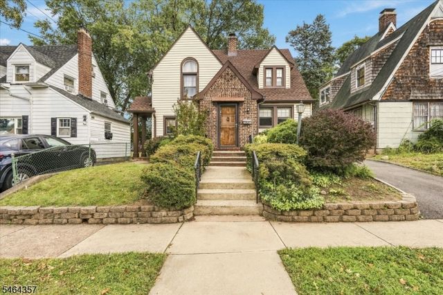 93 N Stoughton St, Bergenfield Boro, NJ 07621