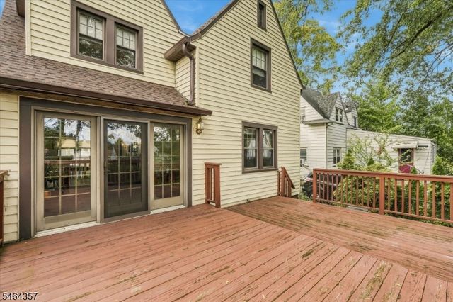 93 N Stoughton St, Bergenfield Boro, NJ 07621