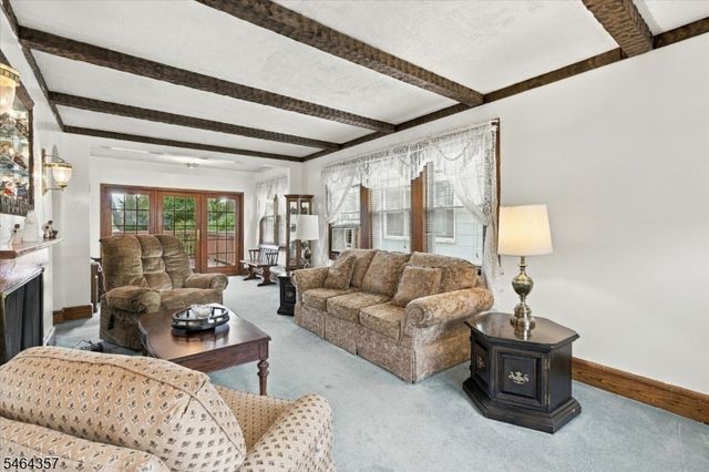 93 N Stoughton St, Bergenfield Boro, NJ 07621