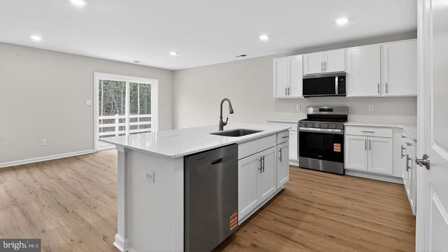 204 ECLIPSE ST, Charles Town, WV 25414