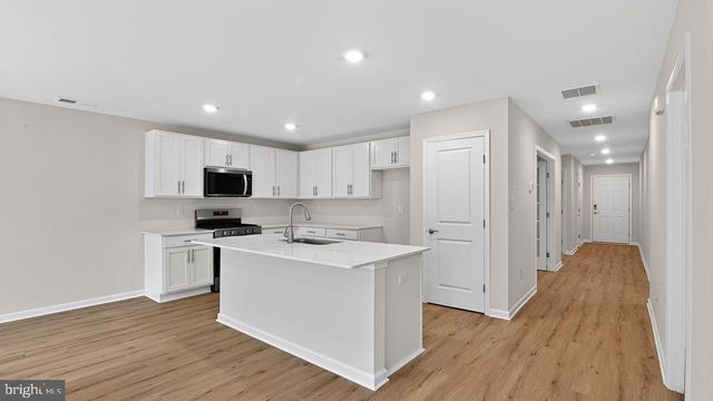 204 ECLIPSE ST, Charles Town, WV 25414