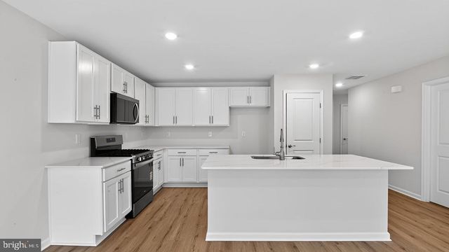 204 ECLIPSE ST, Charles Town, WV 25414