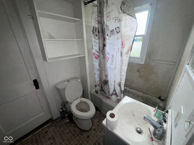 1305 E 26th Street, Anderson, IN 46016