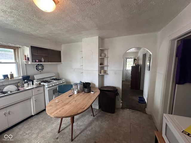 1305 E 26th Street, Anderson, IN 46016