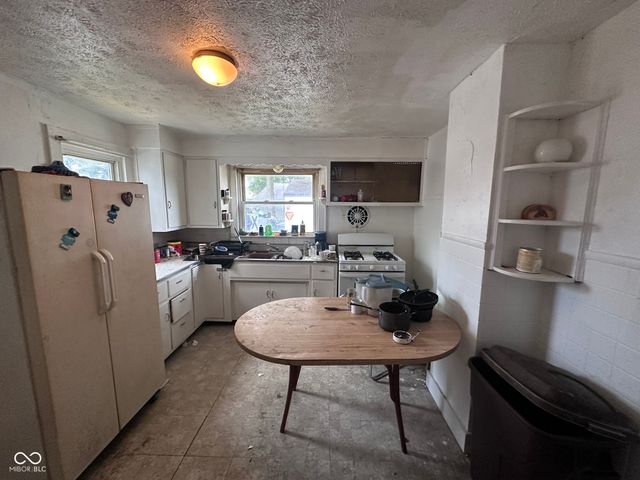 1305 E 26th Street, Anderson, IN 46016