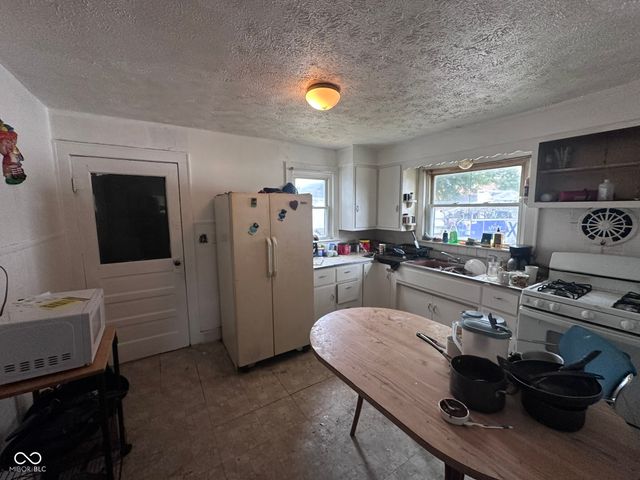 1305 E 26th Street, Anderson, IN 46016