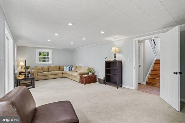 1837 AMITY DR, Lancaster, PA 17601