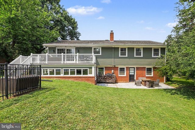 1837 AMITY DR, Lancaster, PA 17601