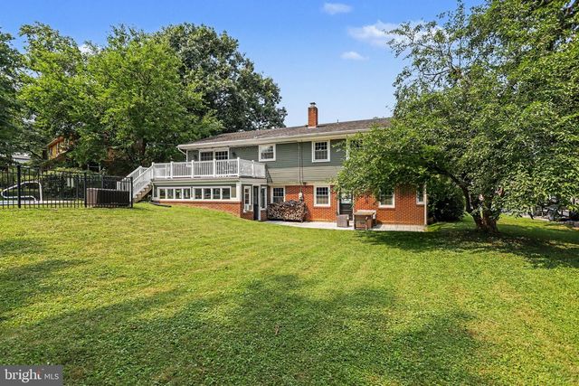 1837 AMITY DR, Lancaster, PA 17601