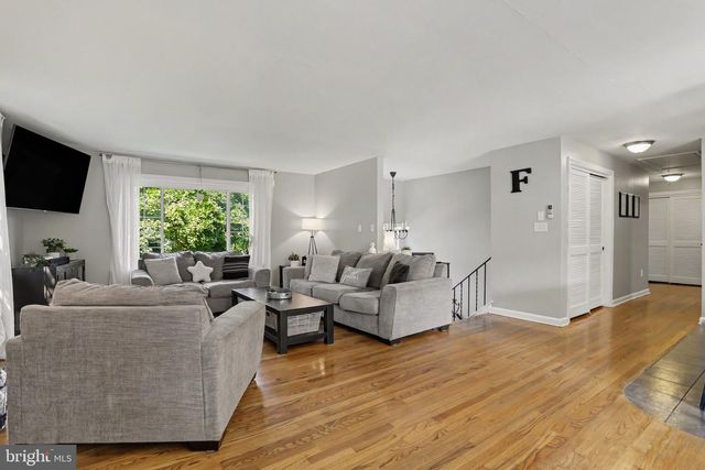 1837 AMITY DR, Lancaster, PA 17601