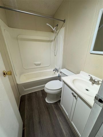 1405 B Street, Waller, TX 77484