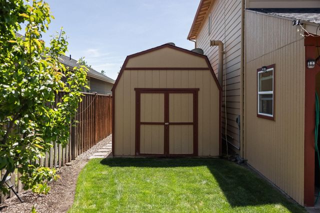 2934 NE Dogwood Drive, Bend, OR 97701