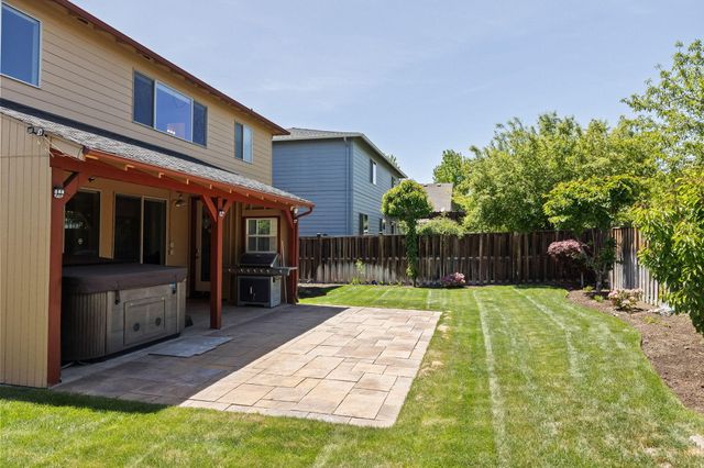 2934 NE Dogwood Drive, Bend, OR 97701