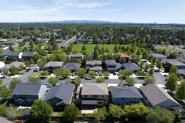 2934 NE Dogwood Drive, Bend, OR 97701