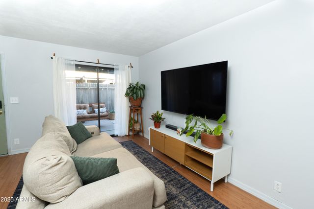 286 W PALOMINO Drive 99, Chandler, AZ 85225