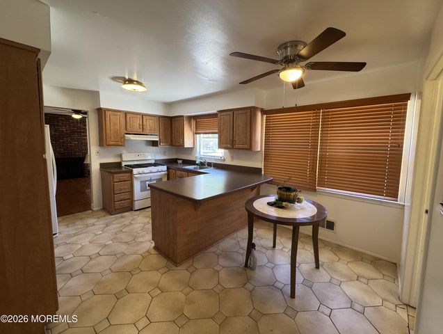 26 Sherwood Drive, Freehold, NJ 07728