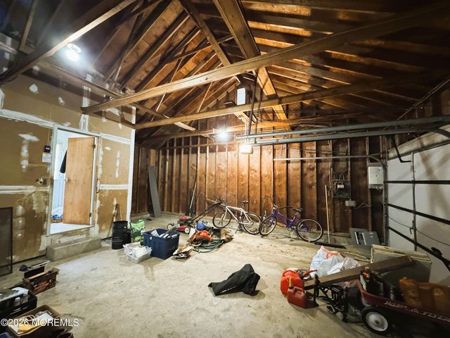 26 Sherwood Drive, Freehold, NJ 07728