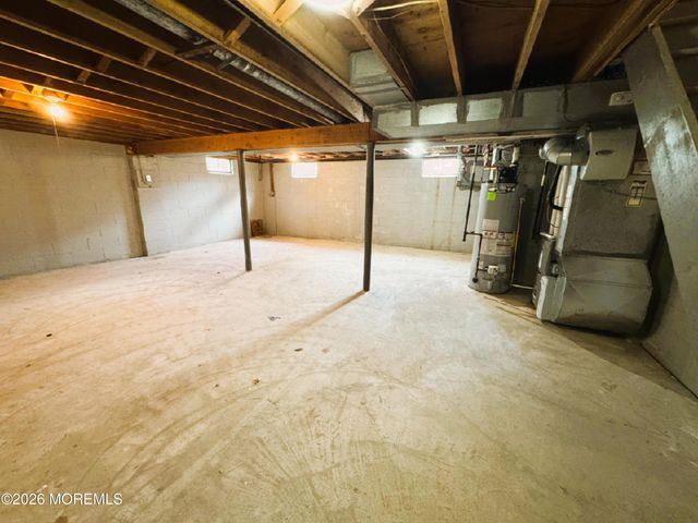 26 Sherwood Drive, Freehold, NJ 07728