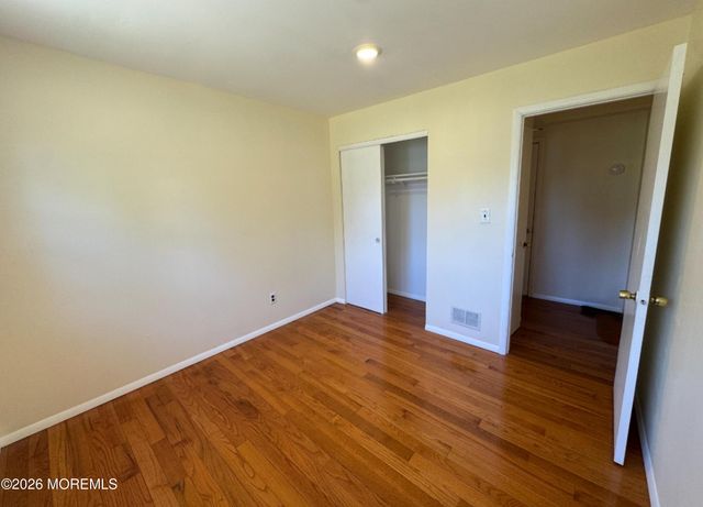 26 Sherwood Drive, Freehold, NJ 07728