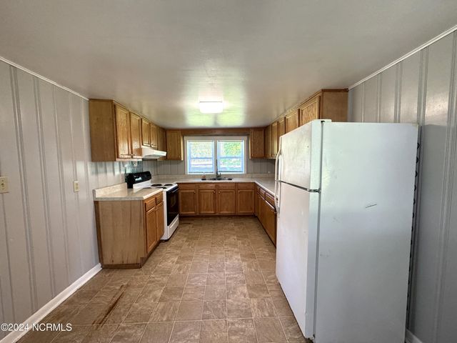 2274 Dawson Cabin Road, Jacksonville, NC 28540