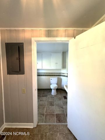 2274 Dawson Cabin Road, Jacksonville, NC 28540