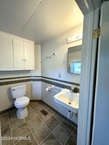 2274 Dawson Cabin Road, Jacksonville, NC 28540