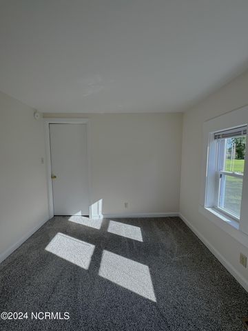 2274 Dawson Cabin Road, Jacksonville, NC 28540