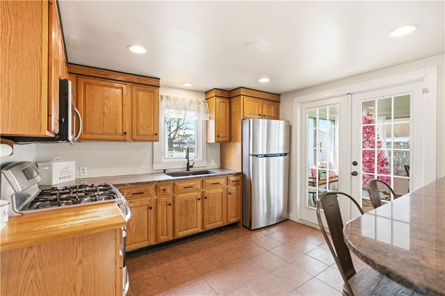 38 Bridgton Road, Cranston, RI 02910