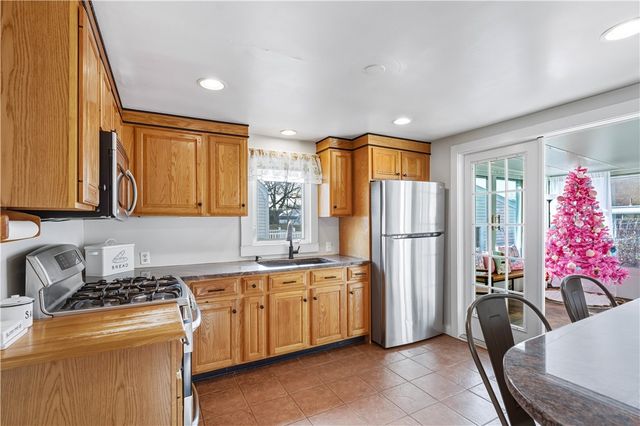 38 Bridgton Road, Cranston, RI 02910