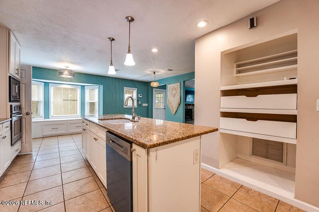1725 ASHLAND Street, Jacksonville, FL 32207