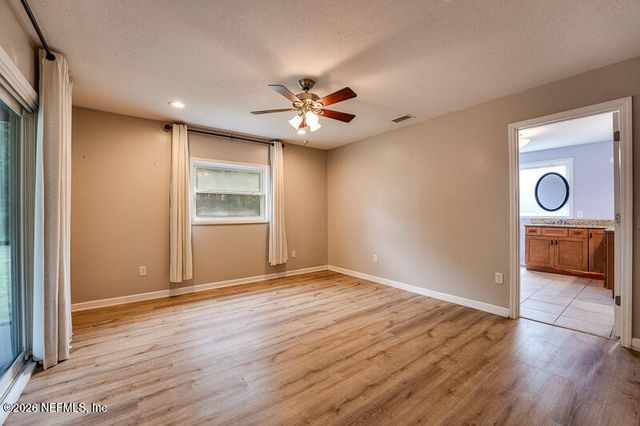 1725 ASHLAND Street, Jacksonville, FL 32207