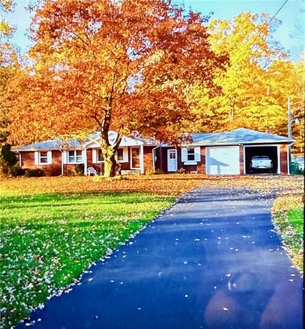 65 Glenn Rd, Findley Twp, PA 16127