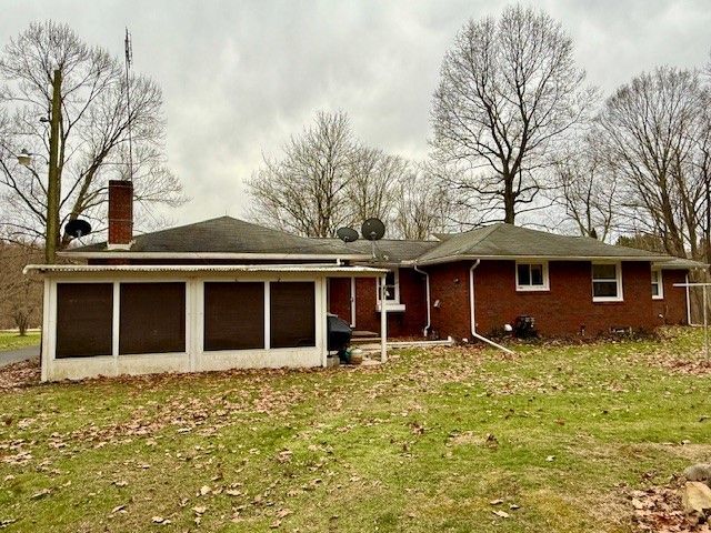 65 Glenn Rd, Findley Twp, PA 16127