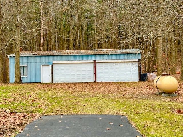 65 Glenn Rd, Findley Twp, PA 16127