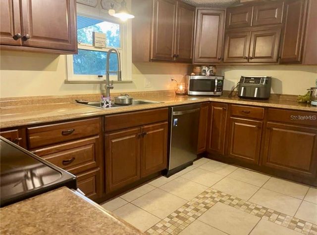 8809 TREASURE ISLAND ROAD, Leesburg, FL 34788