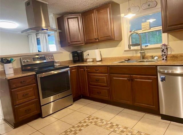 8809 TREASURE ISLAND ROAD, Leesburg, FL 34788