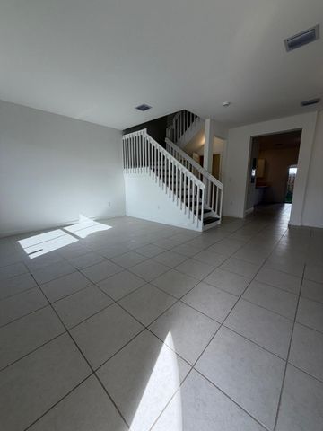2885 SE 25th Road, Homestead, FL 33129