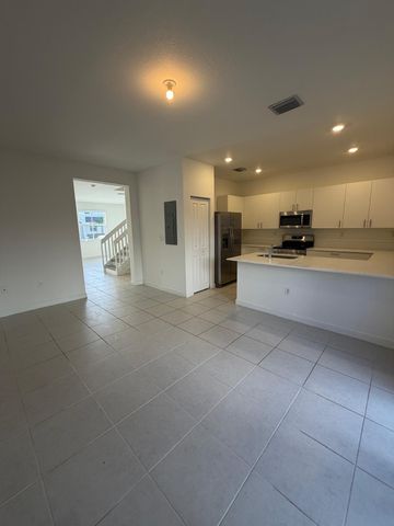 2885 SE 25th Road, Homestead, FL 33129