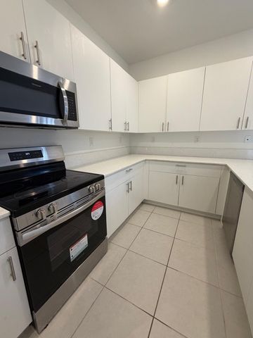 2885 SE 25th Road, Homestead, FL 33129