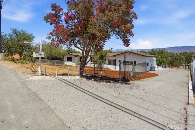 31750 Florida, Redlands, CA 92373