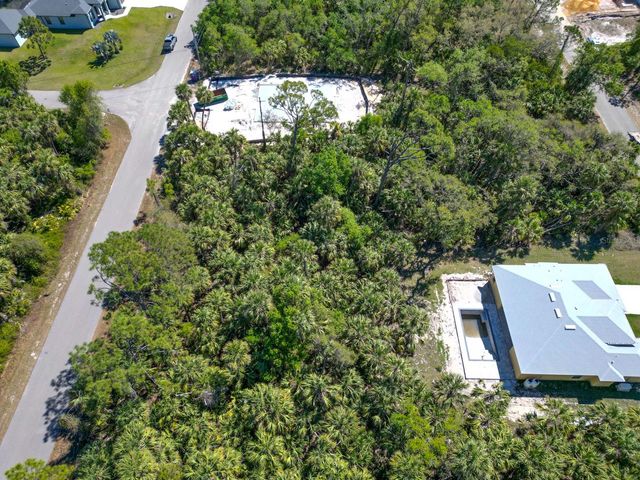 LEESBURG AVENUE, North Port, FL 34288