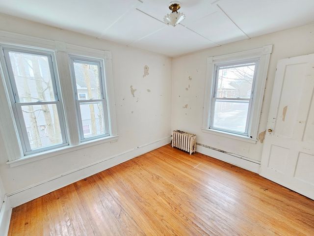 20 Greenway St, Pittsfield, MA 01201