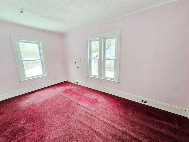 20 Greenway St, Pittsfield, MA 01201
